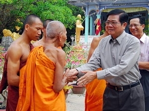 Félicitations aux Khmers à l occasion du Têt Chol Chnam Thmay